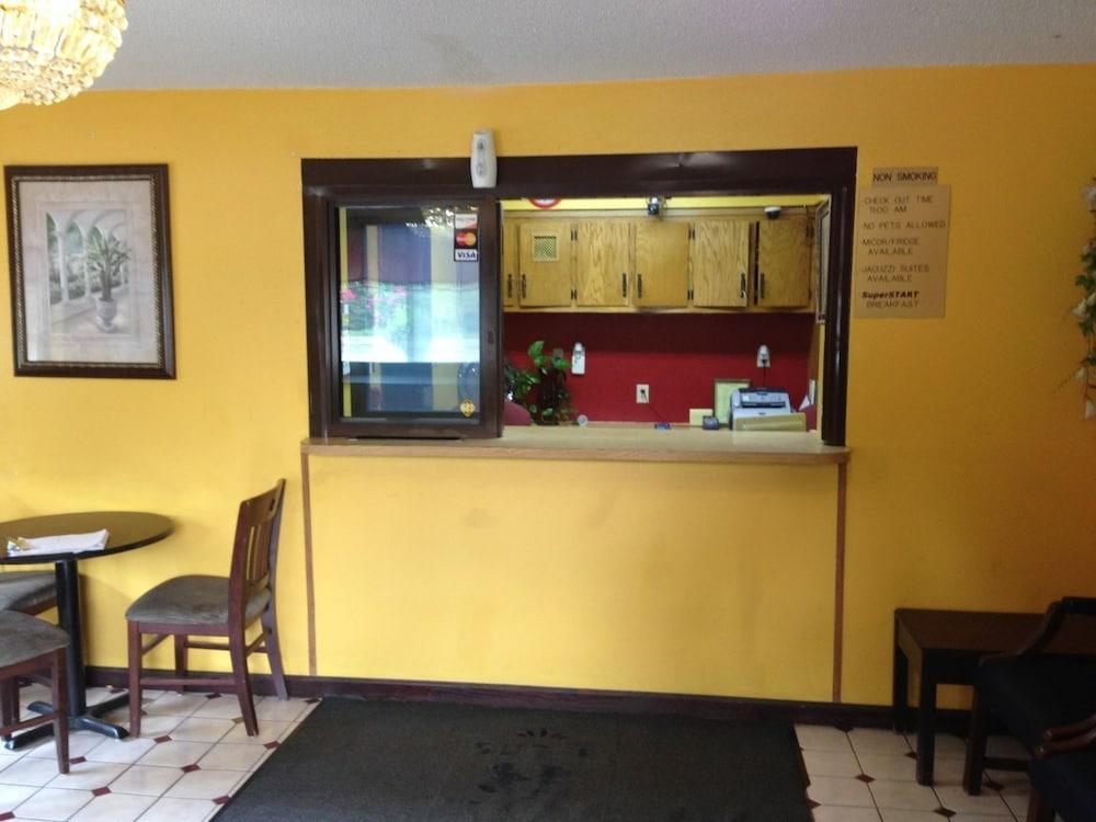 Super Inn Lodge West 외부 사진