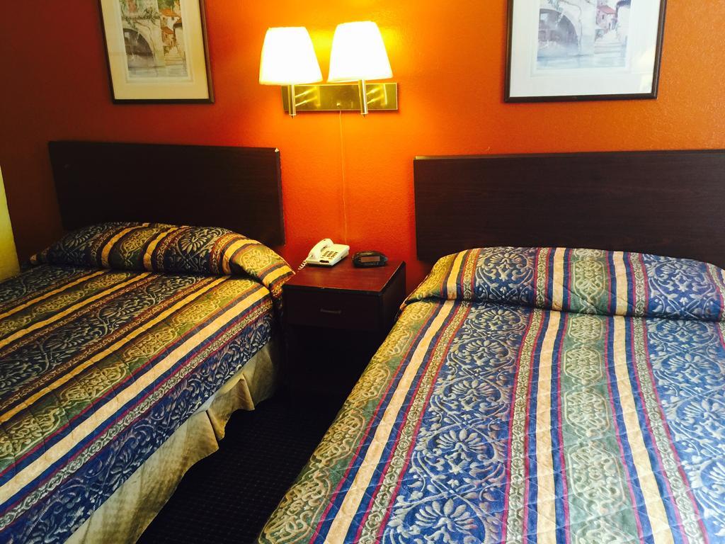 Super Inn Lodge West 객실 사진