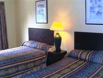 Super Inn Lodge West 객실 사진