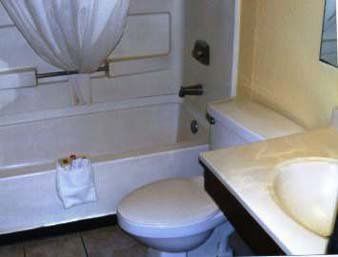 Super Inn Lodge West 객실 사진